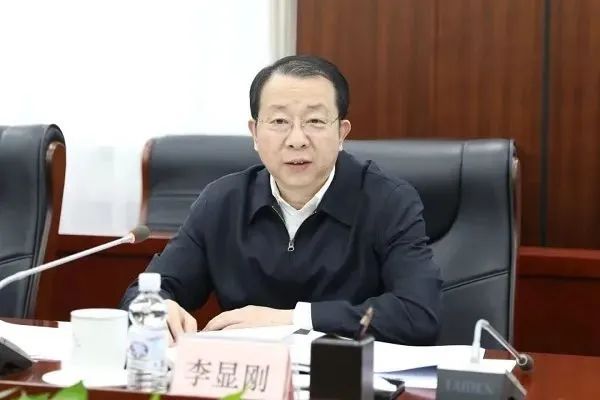 黑龙江省人大常委会原副主任李显刚被双开