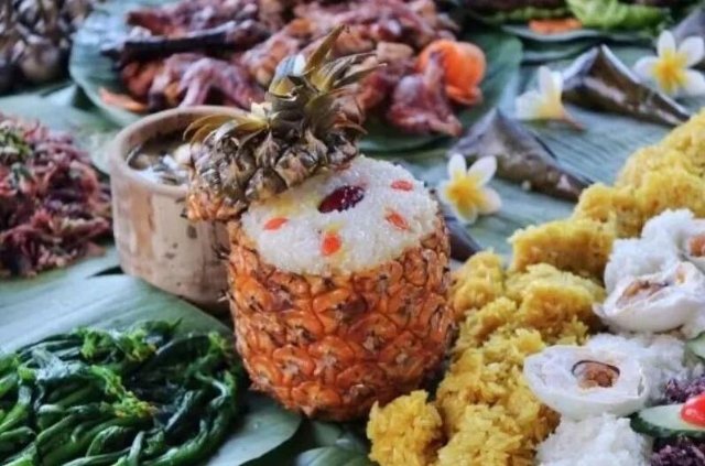 菠萝饭 图源 西双版纳掌上文旅微信公众号.jpg