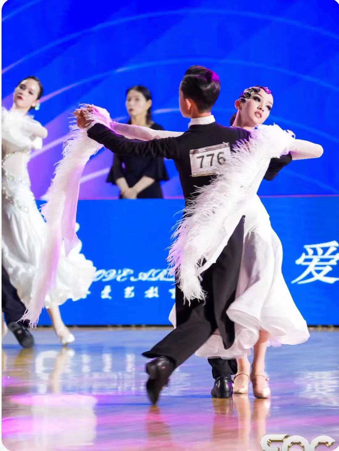 沪港澳台青少年以舞会友,上海体育舞蹈公开赛举行