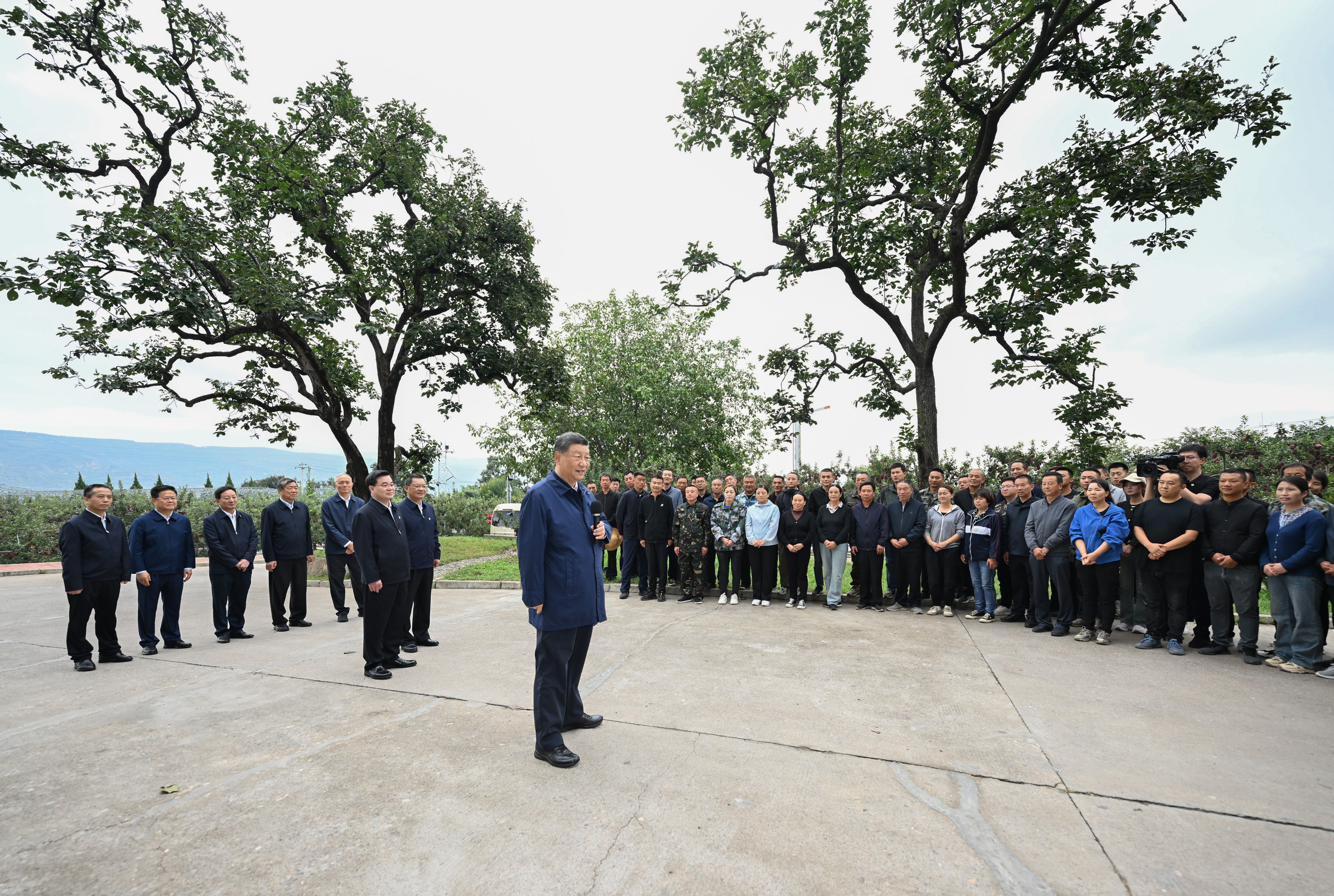 總書記剛剛來過這里丨發(fā)展特色現(xiàn)代山地果業(yè)，日子越過越紅火