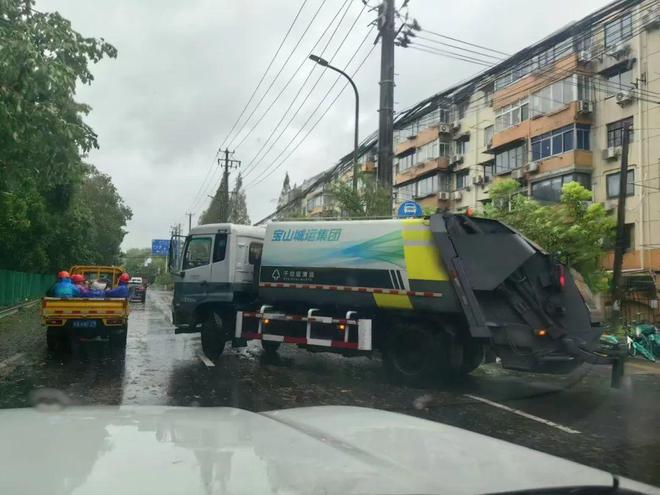 台风预警解除!宝山全力以“复”,写好台风过境“后半篇文章”!|界面新闻 · JMedia
