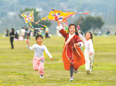 生態(tài)優(yōu)先、綠色發(fā)展，共抓長(zhǎng)江大保護(hù)——讓母親河永葆生機(jī)活力（新時(shí)代畫卷）