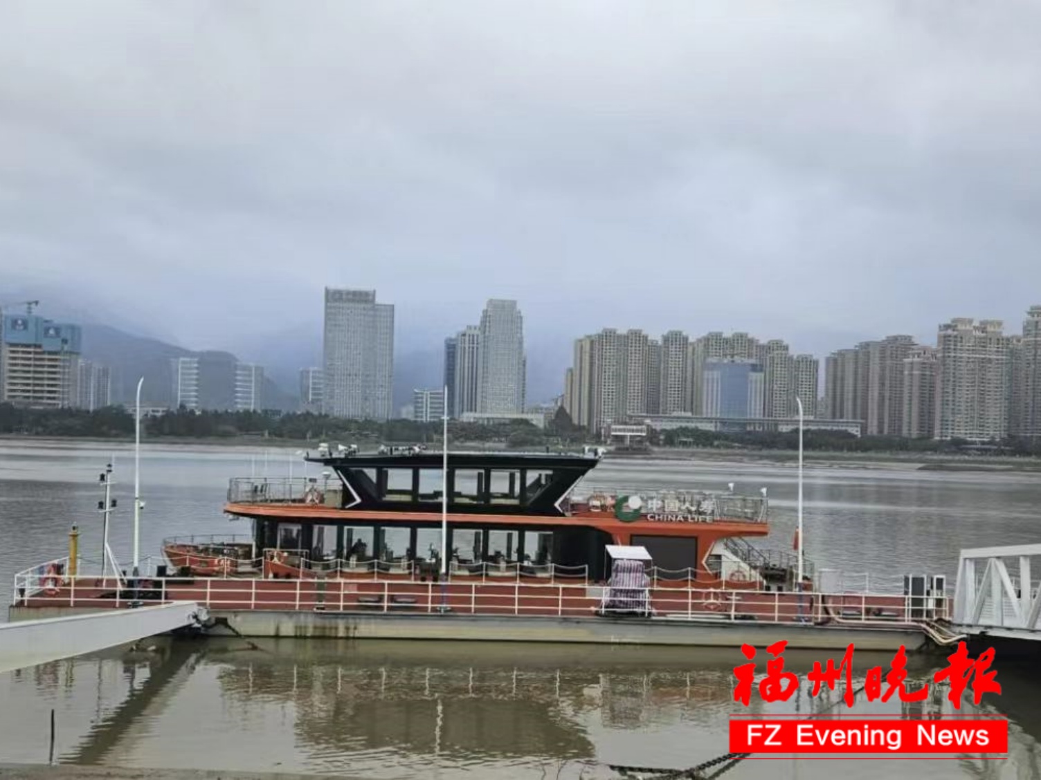 坐闽江游船 观特色船艇