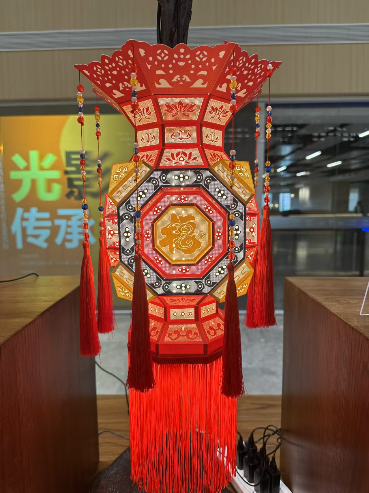 高校与非遗的双向奔赴：一盏花灯点亮传承之光_浙江大学
