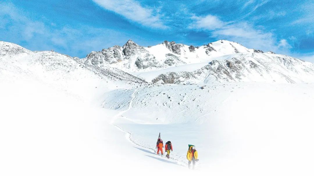海拔5254.5米，为何被称“人生第一座雪山”？
