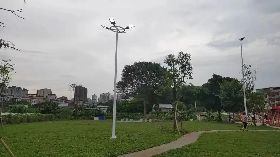 汤屋路篮球场旁约2亩荒地改造为口袋公园