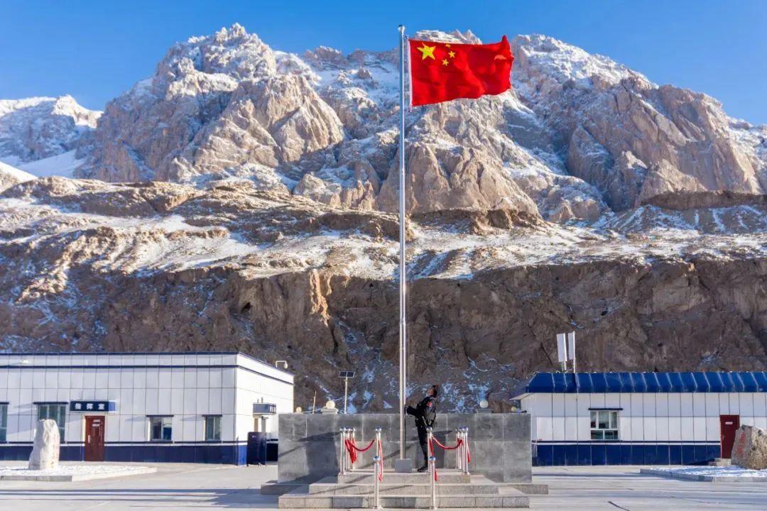 海拔3800米、8000封“情书” 网友:看着看着就哭了