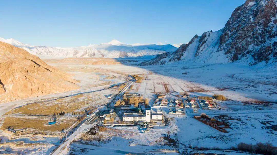 海拔3800米、8000封“情书” 网友:看着看着就哭了