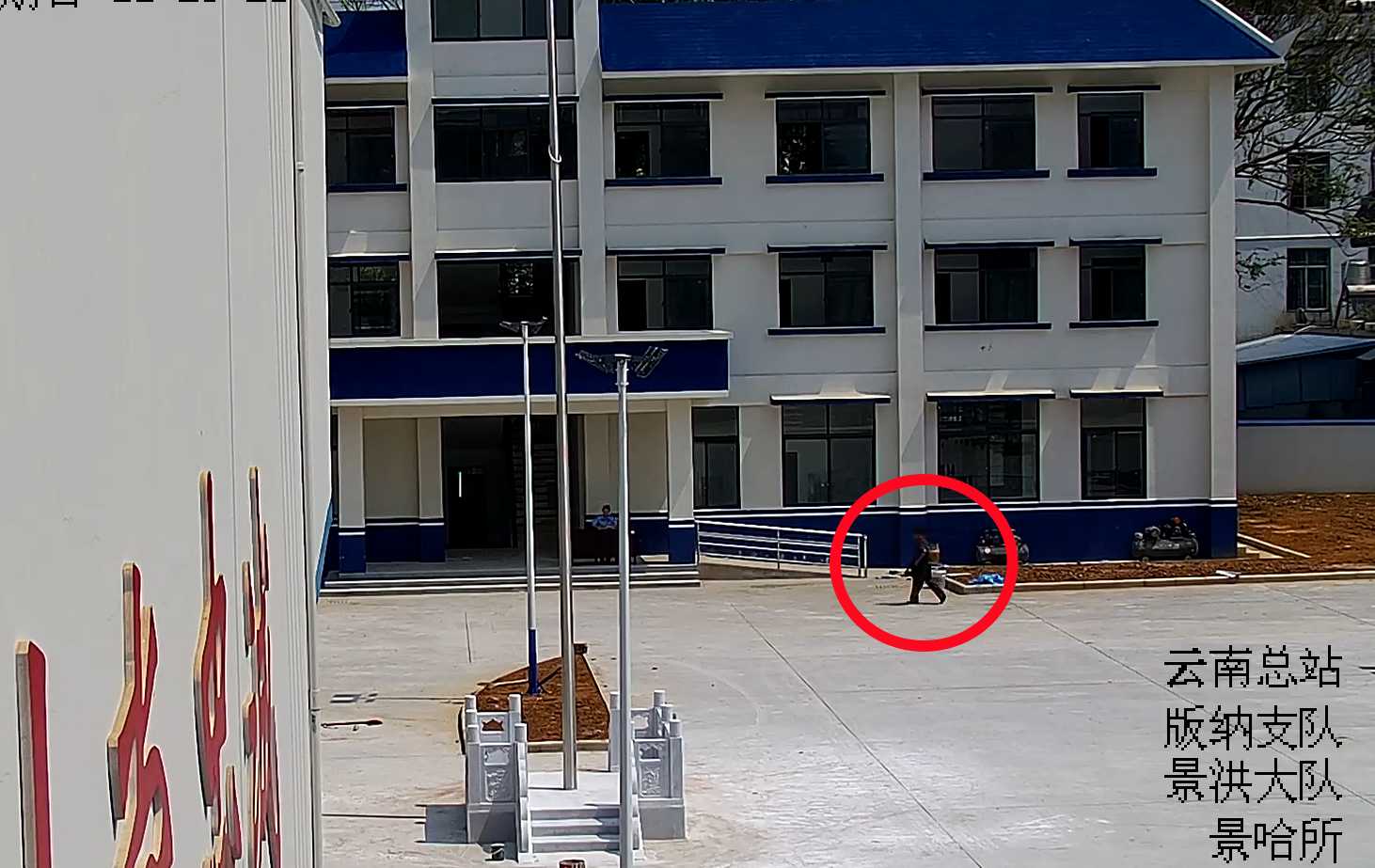 七旬老人徒步12公里,只为这件事