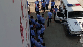 七旬老人徒步12公里,只为这件事