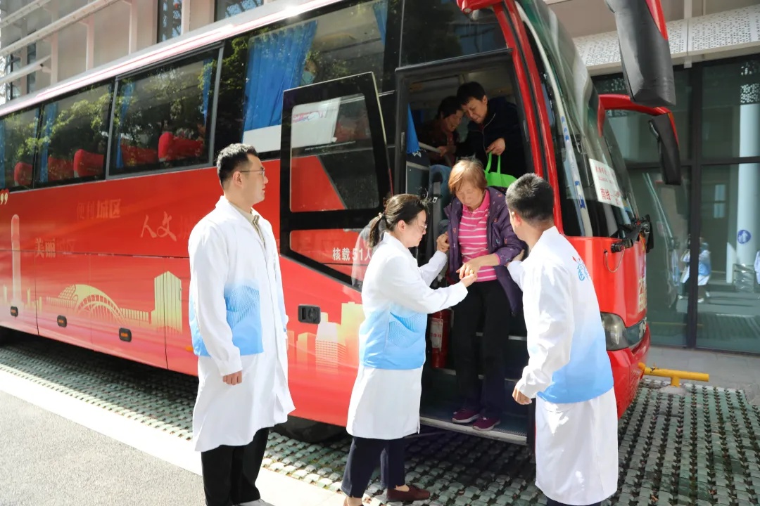 包含重慶市第五人民醫院（重慶仁濟醫院）問診代掛陪診就醫的詞條