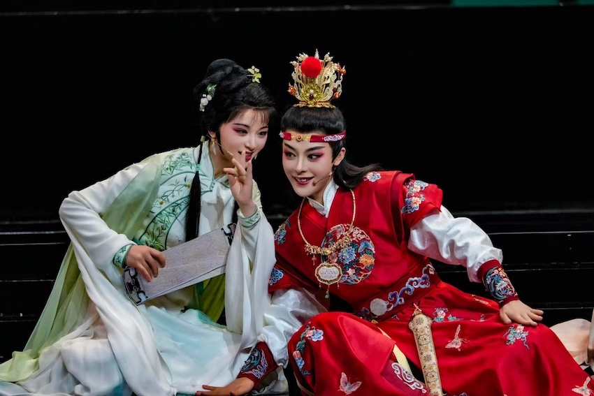 何青青在越剧《我的大观园里》饰演林黛玉。受访者本人供图