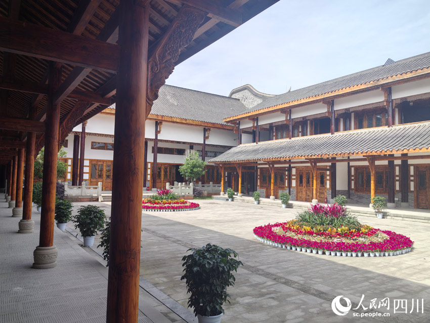 乐山故宫文物南迁陈列馆主馆院内。人民网记者 刘海天摄