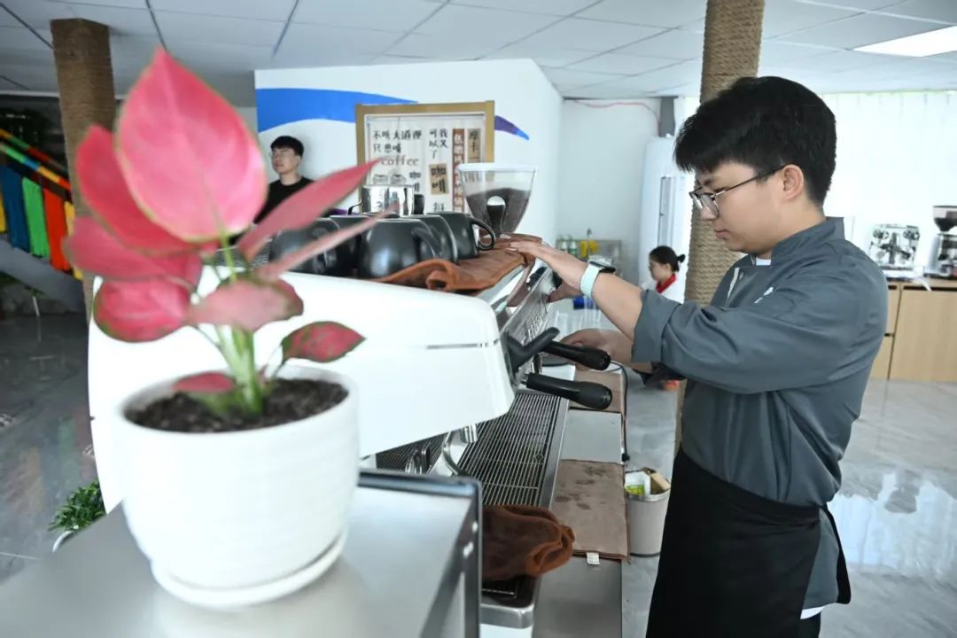 咖啡香飘边境线！延边打造G331国道新地标_吉林省文化和旅游厅