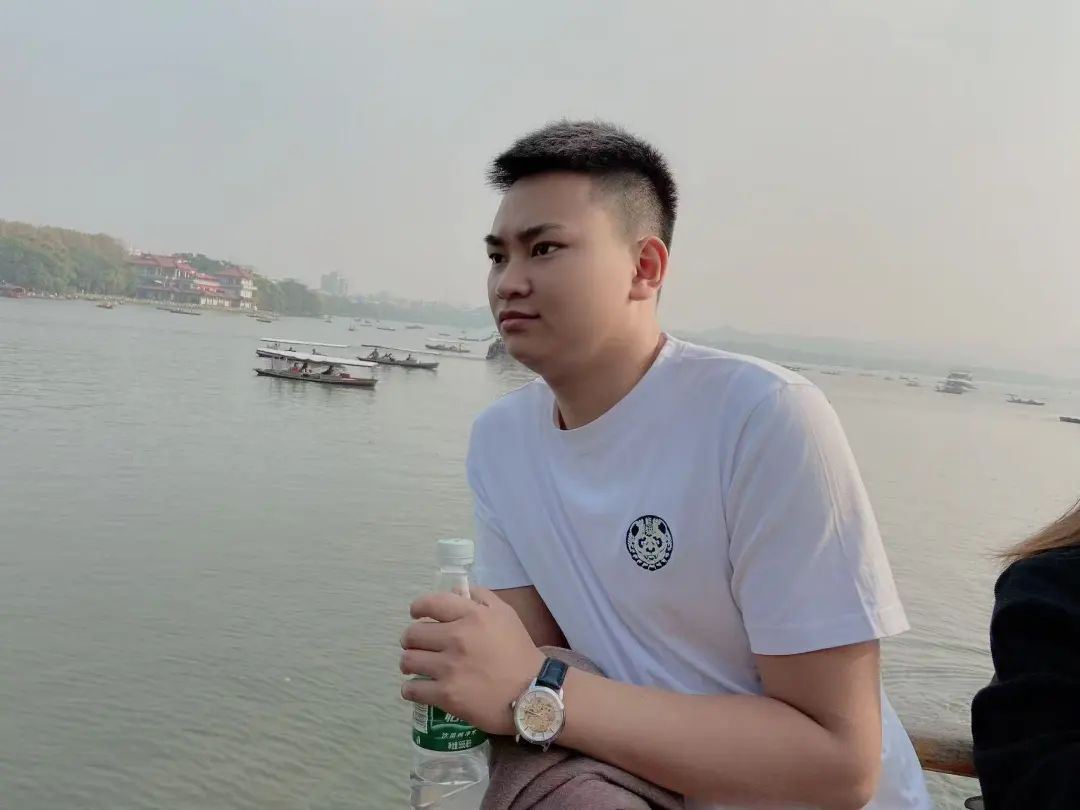 鄂QJ2434,“这一刻值49万”!