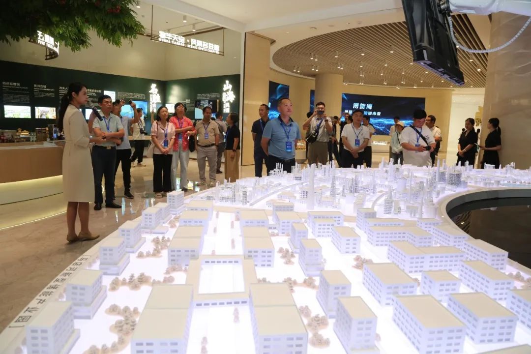 感受高新产业崛起，见证新城发展蝶变！全媒体采风团走进“华南钛谷”、茂名新城_茂名发布