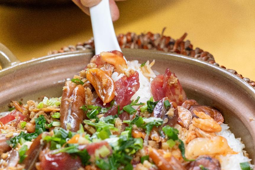 疍家妹：凤尾鱼籽腊味煲仔饭1