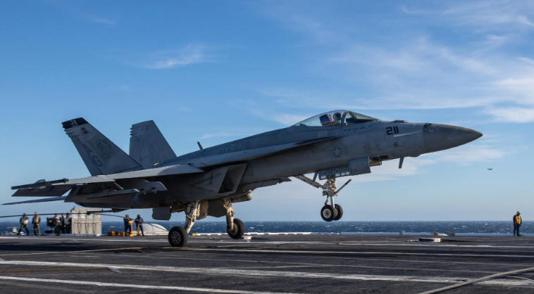 10个月内第六架：美国海军的F-18战机又掉一架