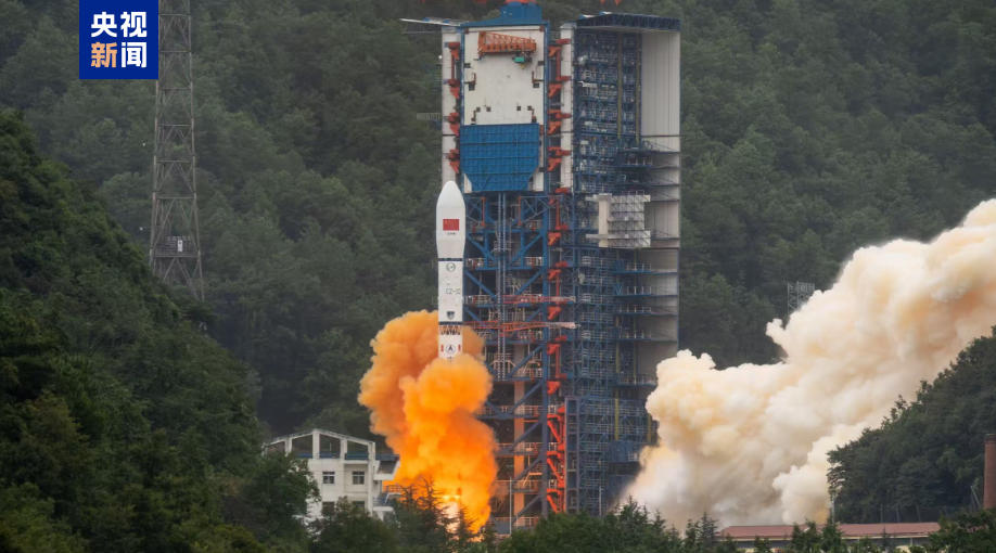 我国成功发射试验三十号卫星01、02星