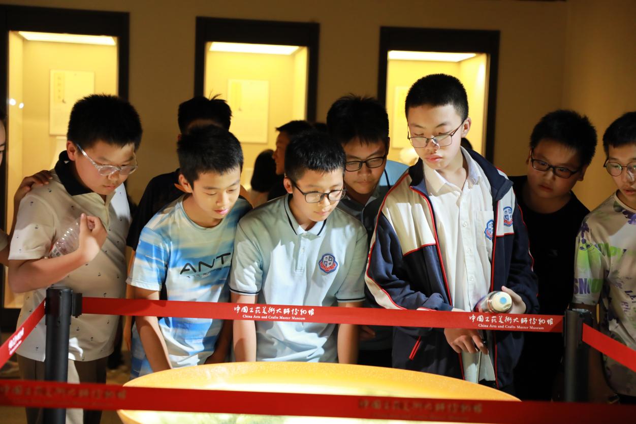 7.中小学生来馆参观研学