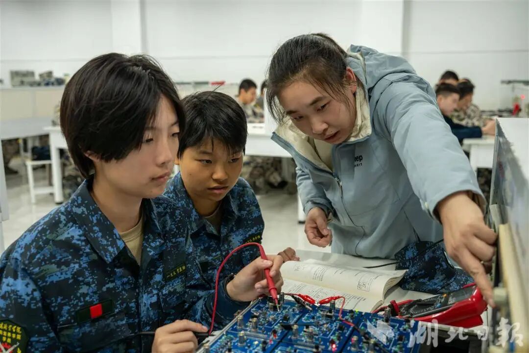 高考604分就读高职的她,现在怎么样了?