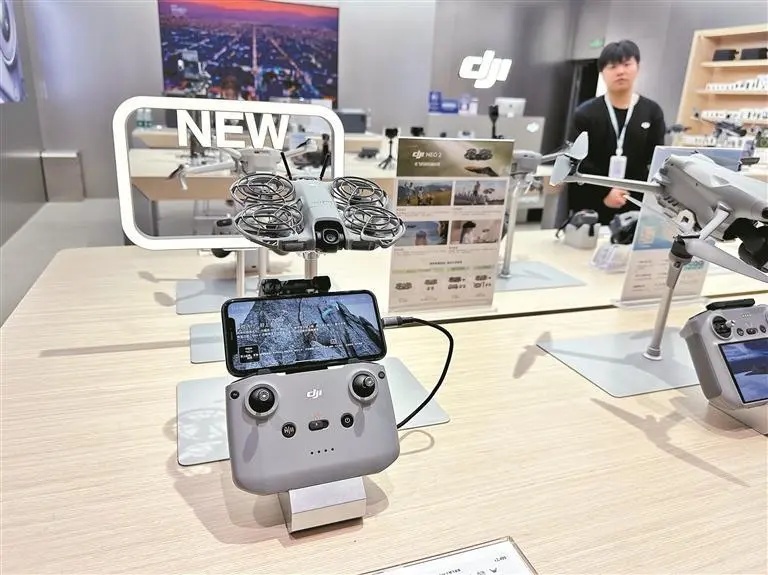 大疆新款无人机。 深圳特区报记者 方慕冰 摄