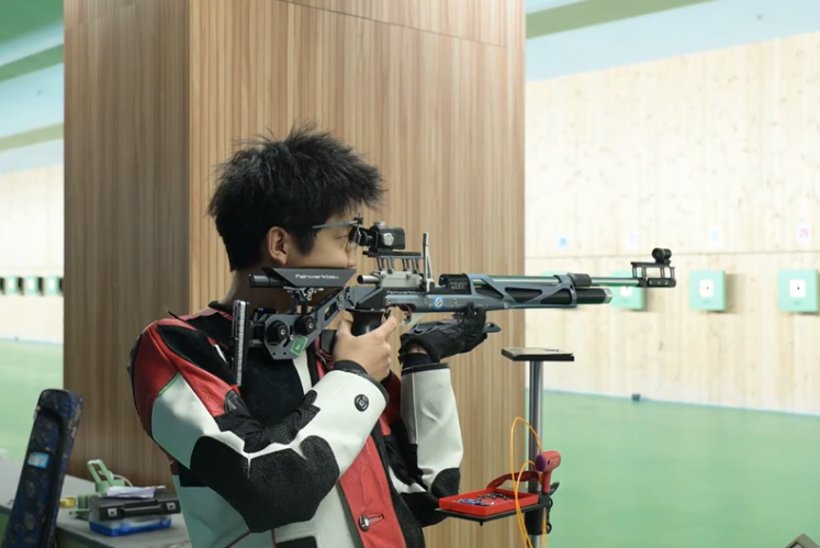▲射击运动员李泽灏 配图3