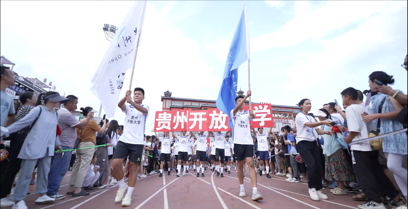 贵州开大足球队。
