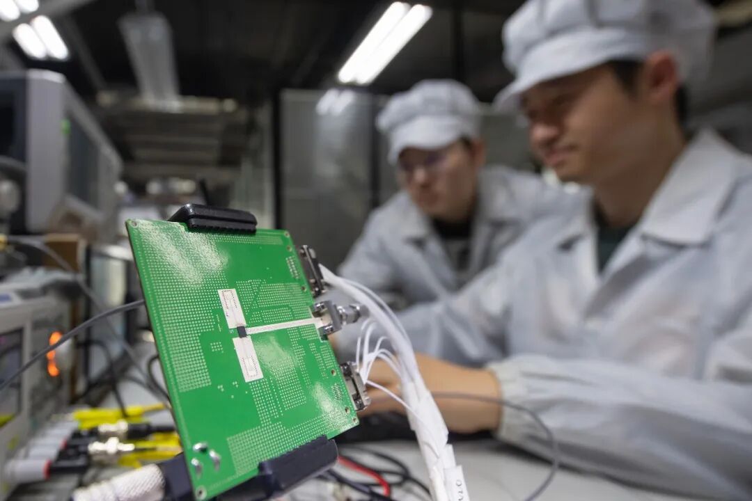 经济热点快评丨总书记为何强调传承弘扬西迁精神？