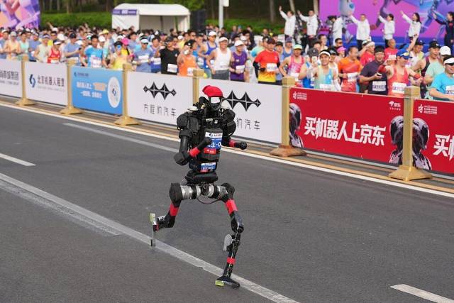 宇树H1。来源央视新闻