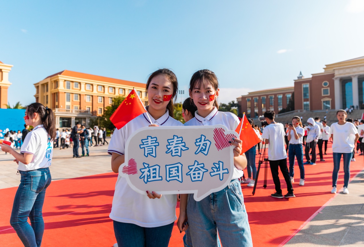 E:\更新\2026\4月\20\给霞姐\云南大学近期宣传用图\云南大学师生开展丰富多彩的文体活动4（李哲摄 13888618804）.jpg