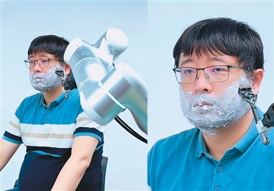 卢策吾体验基于穹彻具身大模型的“刮胡子机器人”服务，验证穹彻模型对力变化的瞬时感知与决策能力。