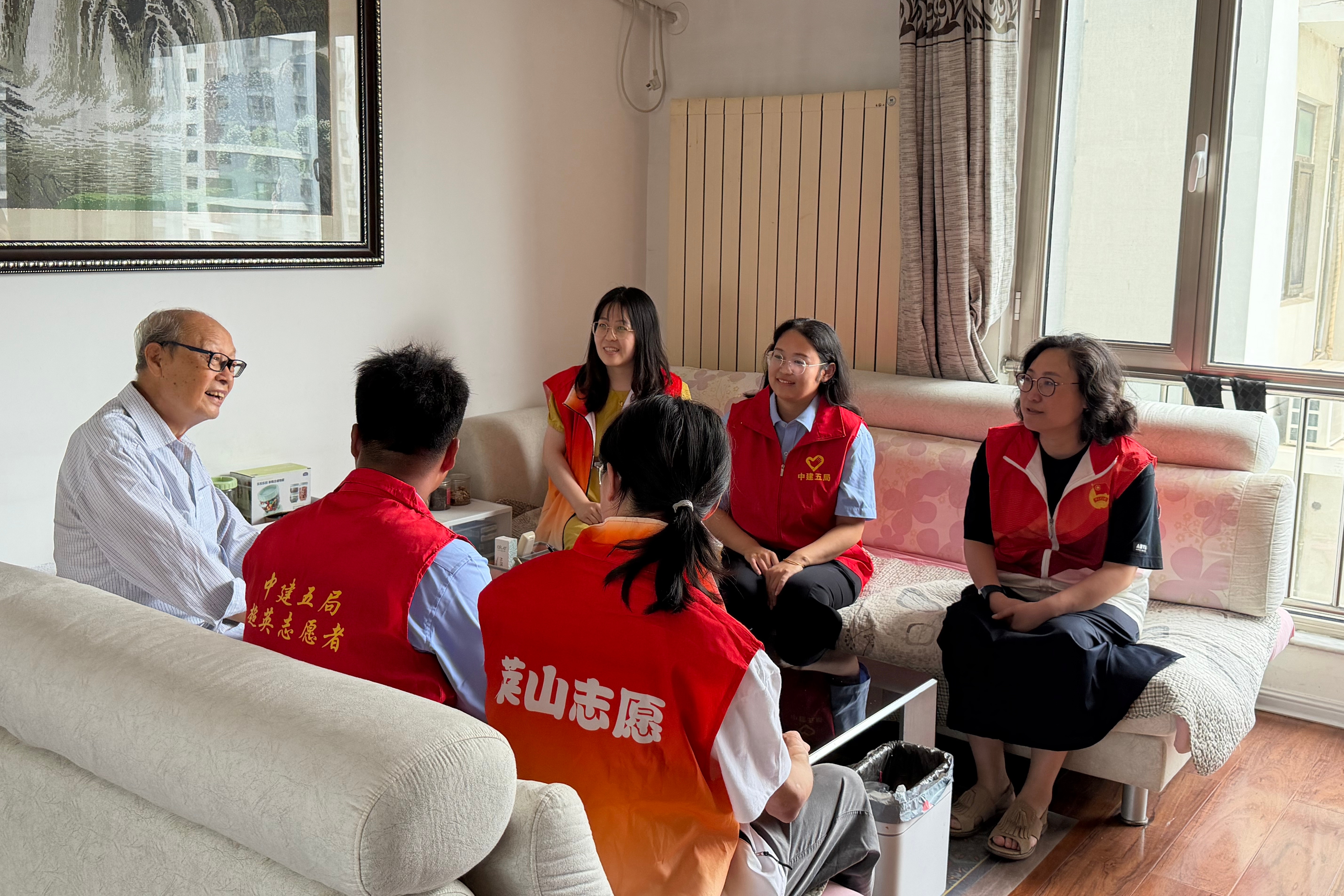 聆听老党员分享