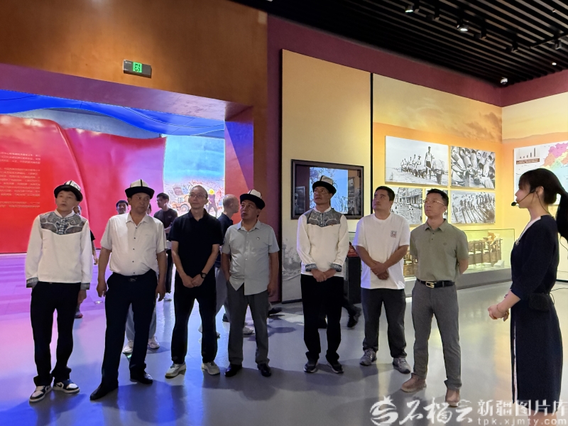 凌晨两点，深圳游客在昆仑山上被新疆牧民所救，后续来了……